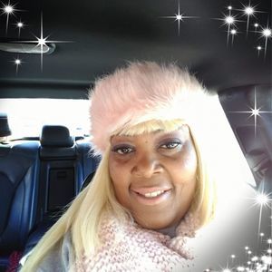 Meet your Posher, Selena